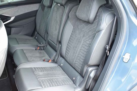 Peugeot 5008 GT e-DCS7 1.6 PHEV