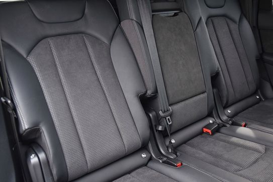 Audi Q7 50 TDI quattro S Line