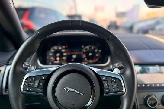 Jaguar F-Type 2.0 Turbo R-Dynamic Black aut