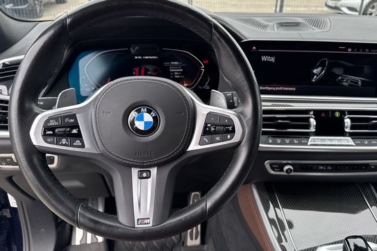 BMW X5 M50i