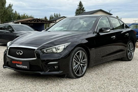 Infiniti Q50 Hybrid AWD