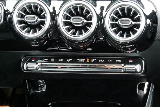 Mercedes CLA AMG 35  4-Matic
