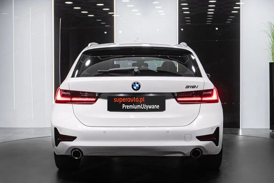 BMW Seria 3 318i Advantage aut