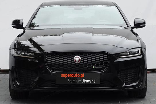 Jaguar XE 2.0 D200 AWD R-Dynamic Black