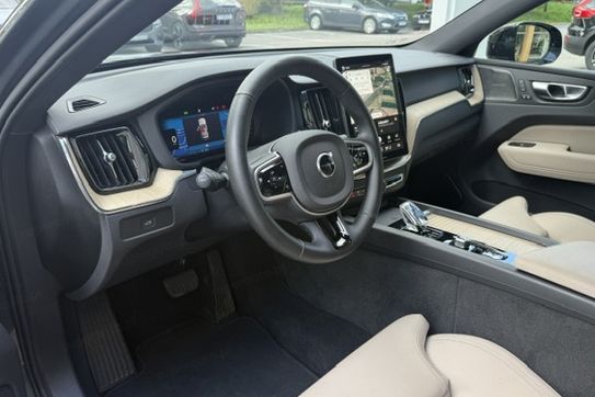 Volvo XC60 B5 B AWD Plus Dark