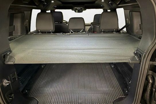 Land Rover Defender 110 D250 X-Dynamic SE