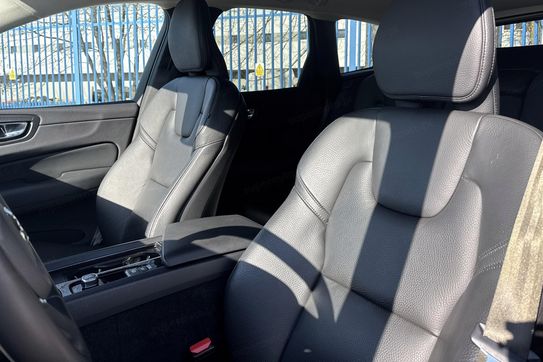 Volvo XC60 B4 B Plus Bright