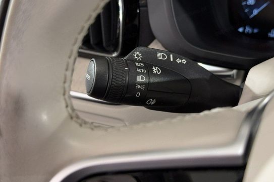 Volvo XC60 B4 D Momentum