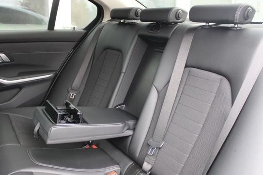 BMW Seria 3 320i xDrive