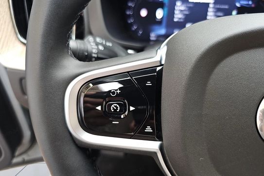 Volvo XC60 B5 B AWD Plus Dark