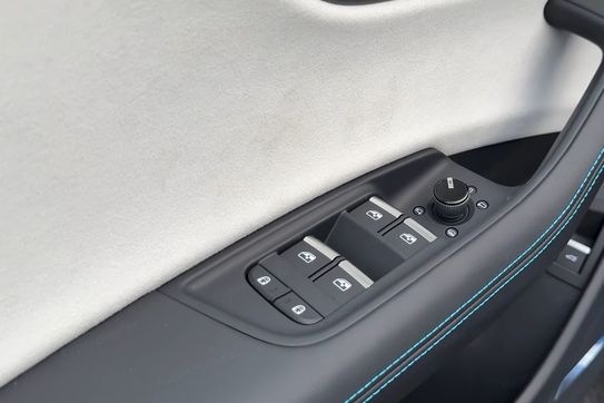 Audi Q8 SQ8 TFSI quattro