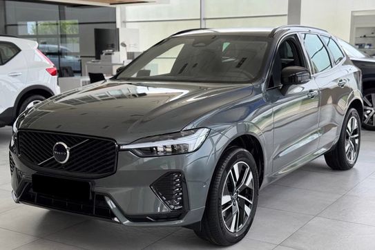 Volvo XC60 B5 AWD Plus Dark