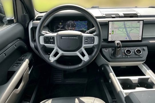 Land Rover Defender 110 3.0 D250 X-Dynamic HSE