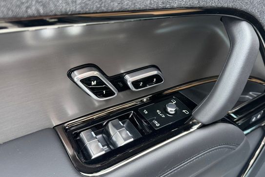Land Rover Range Rover Sport D300 Dynamic SE