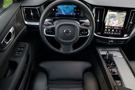 Volvo V60 B4 B Plus Dark