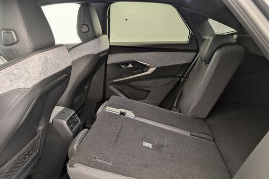 Peugeot 3008 GT 1.2 mHEV e-DCS6