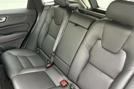 Volvo XC60 B4 D AWD Plus Dark aut