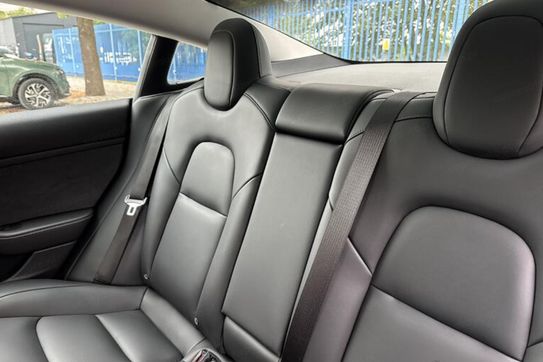 Tesla Model 3 RWD