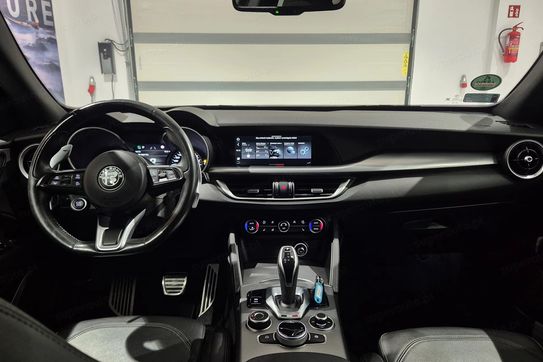Alfa Romeo Stelvio Turbo Veloce Q4