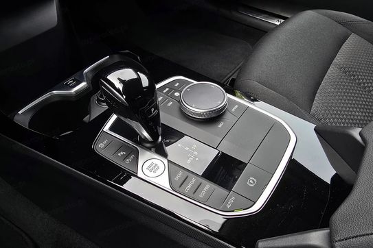 BMW Seria 2 218i Advantage aut