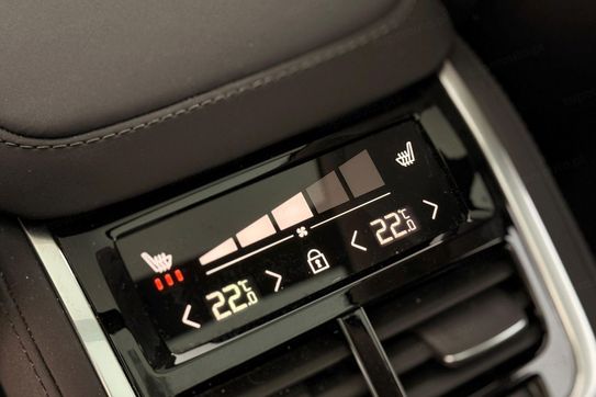 Volvo XC90 T8 AWD Plug-In Hybrid Ultra Dark 7os