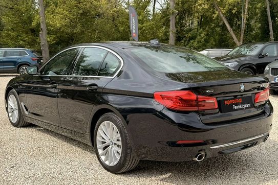 BMW Seria 5 530e iPerformance Luxury Line aut