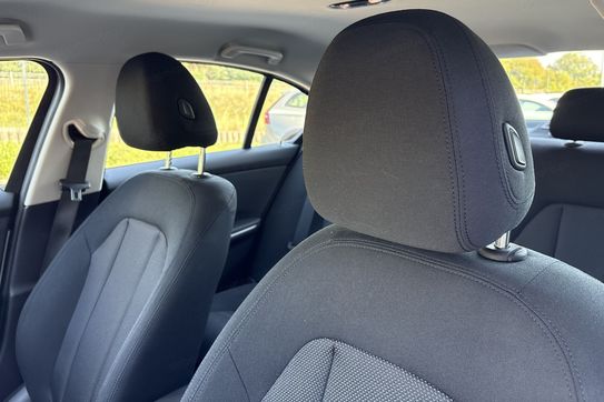 BMW Seria 3 318i