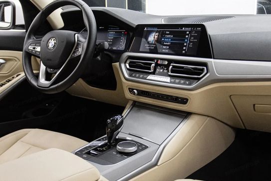 BMW Seria 3 330e