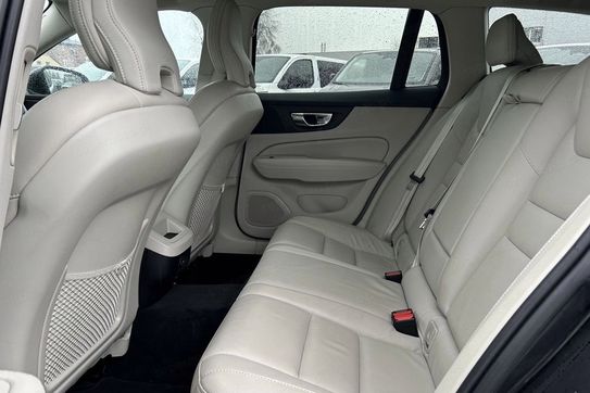 Volvo V60 B4 B Momentum Pro