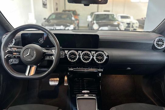 Mercedes CLA 250 4-Matic AMG Line Shooting Brake