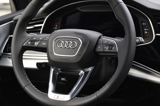 Audi Q7 55 TFSI e quattro S Line