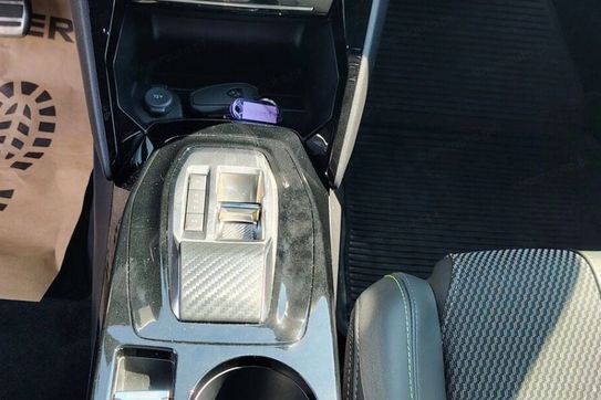 Peugeot 2008 1.2 PureTech EAT8