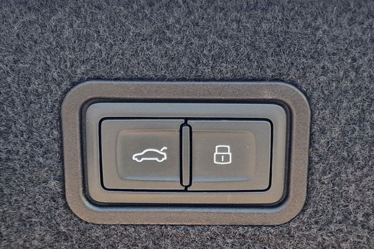 Audi A8 S8 TFSI mHEV quattro Tiptr.