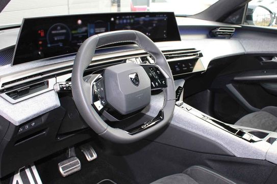 Peugeot 5008 GT Exclusive S&S e-DCS6 1.2 PureTech mHEV