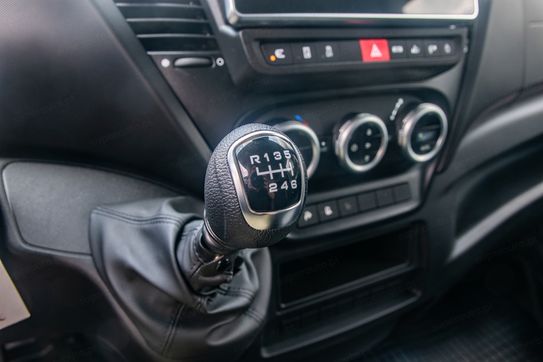 Iveco Daily 35S18 Kontener 8EP + Winda