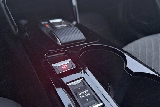 Peugeot 2008 1.2 PureTech  EAT8