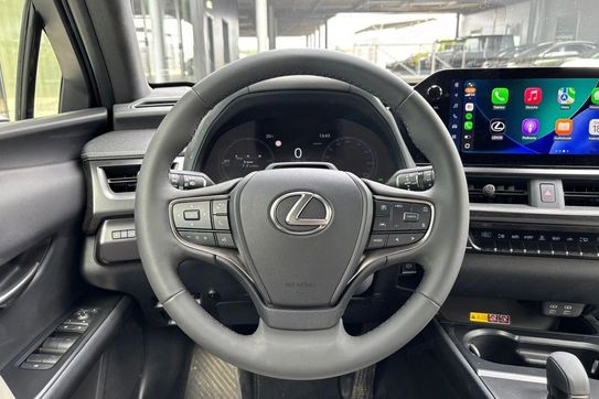 Lexus UX 300h F Sport Design