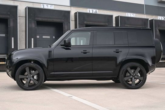 Land Rover Defender 110 3.0 D250 X-Dynamic HSE