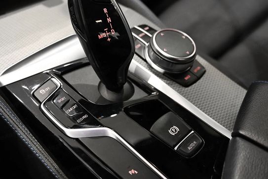 BMW Seria 5 530i xDrive M Sport sport-aut