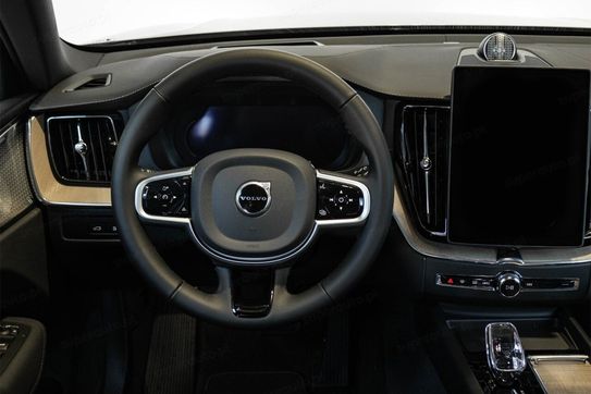 Volvo XC60 T6 Plug-In Hybrid AWD Ultra Dark