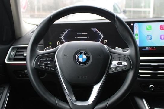 BMW Seria 3 320i xDrive