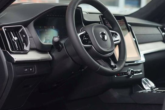 Volvo XC90 B5 AWD Ultra Black Edition