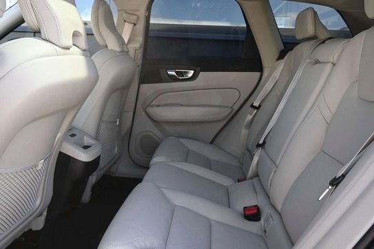 Volvo XC60 B5 AWD Plus Dark