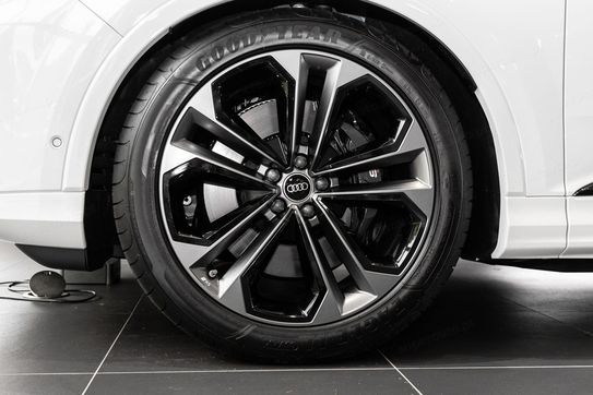 Audi Q7 50 TDI quattro S Line