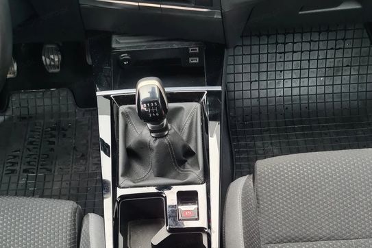 Opel Astra VI 1.2 T Business Edition S&S