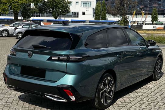 Peugeot 308 Allure EAT8  1.5 BlueHDi