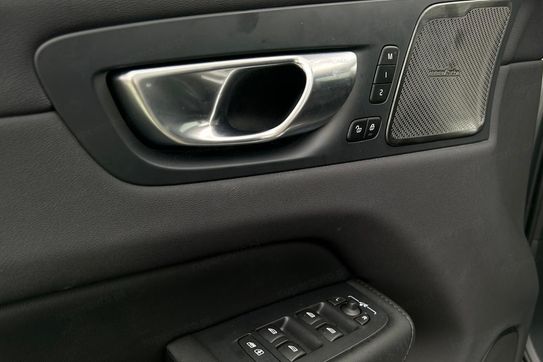 Volvo XC60 T6 Plug-In Hybrid AWD Core