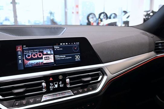 BMW Seria 3 330i aut