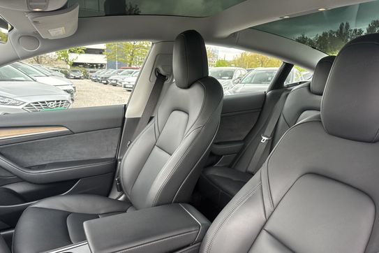 Tesla Model 3 RWD