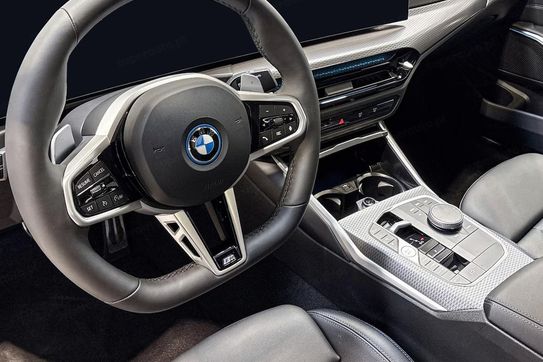 BMW Seria 3 330e M Sport